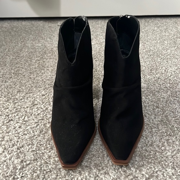 Vince Camuto Wenmina Bootie - Picture 3 of 6